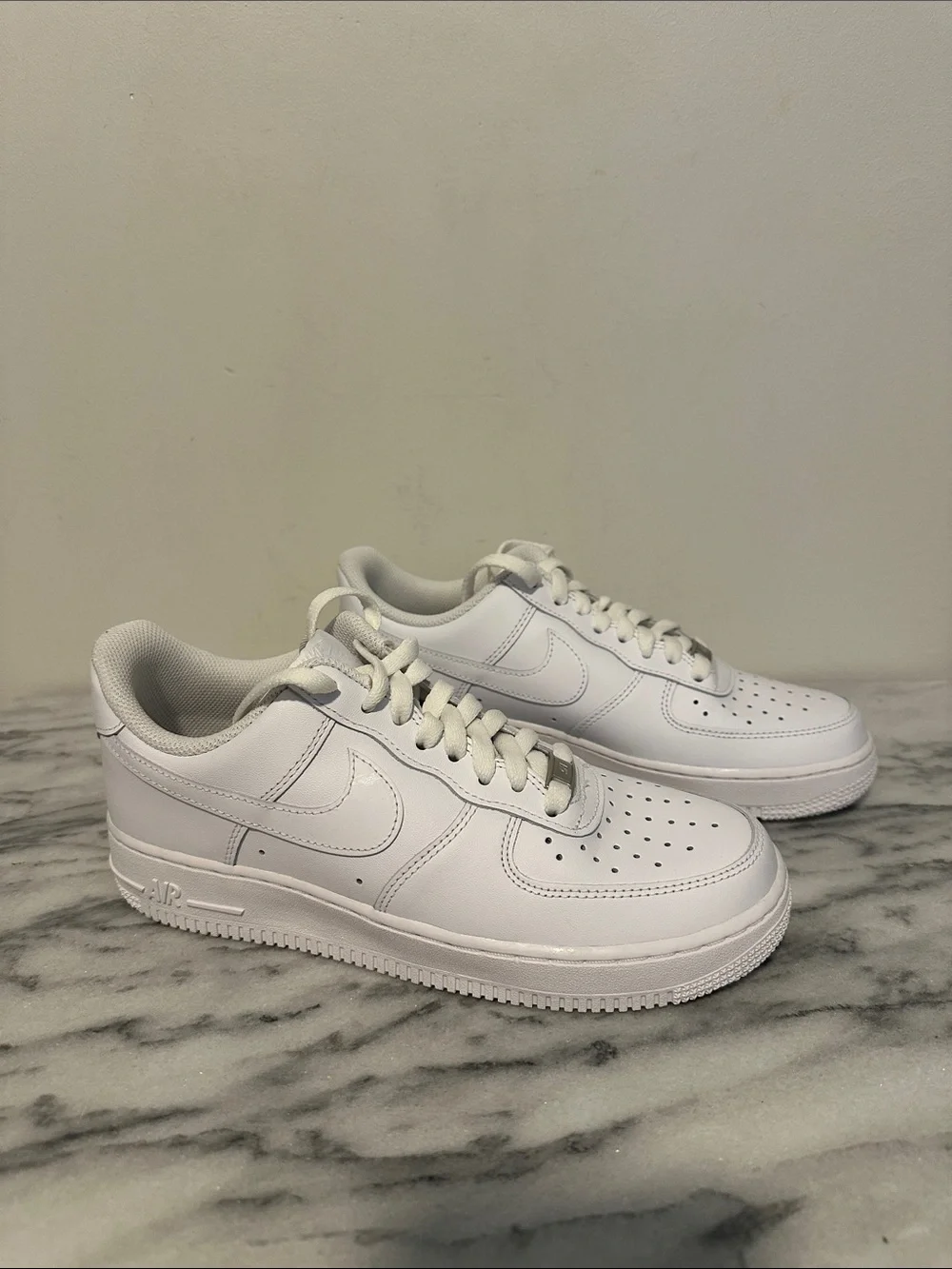 Nike Air Force 1 White Leather Low-Top Sneakers size 9 NWOB